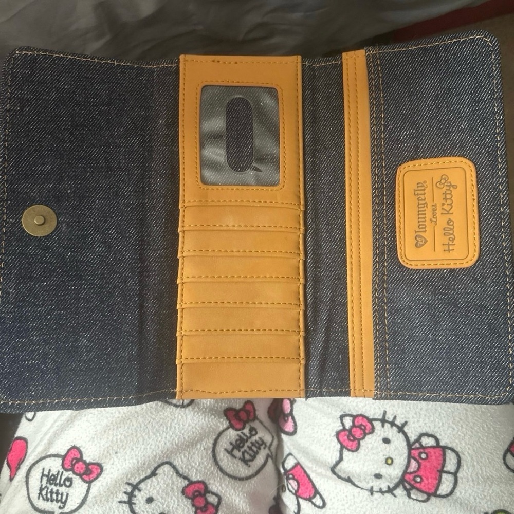 Hello Kitty Denim Wallet - Picture 3 of 4
